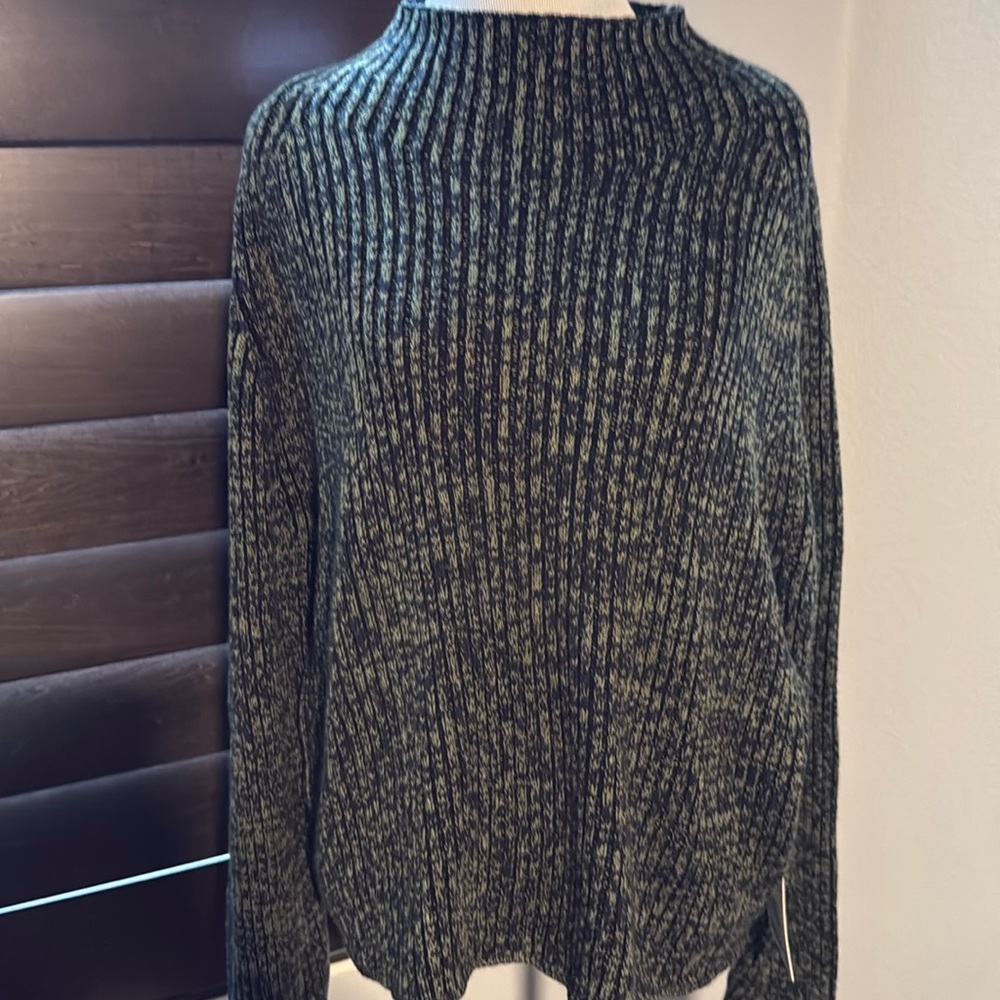 Lululemon sweater